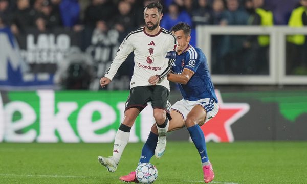Fernandes phản đối chiến thuật của Carrick