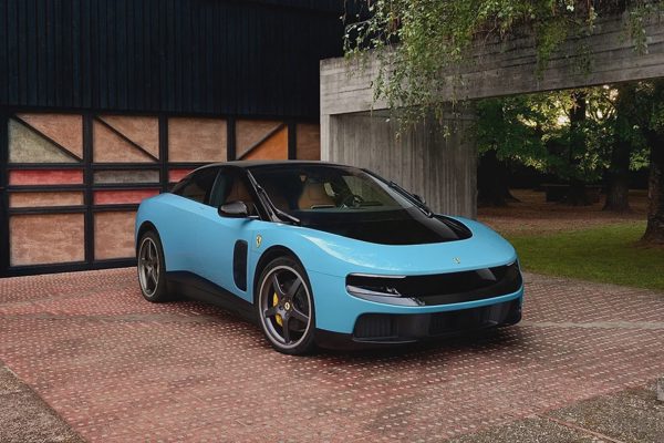 Ferrari bán đấu giá xe điện đầu tiên: Xác lập kỷ lục 40 triệu USD