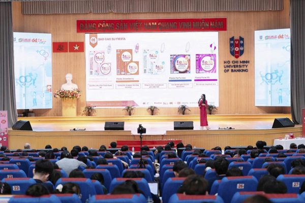 Fiesta Tour trở lại, cùng người trẻ nói to 'chuyện khó nói'