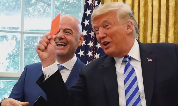 FIFA sẽ sửa luật sau vụ Tổng thống Trump xin hoãn án phạt cầu thủ Mỹ