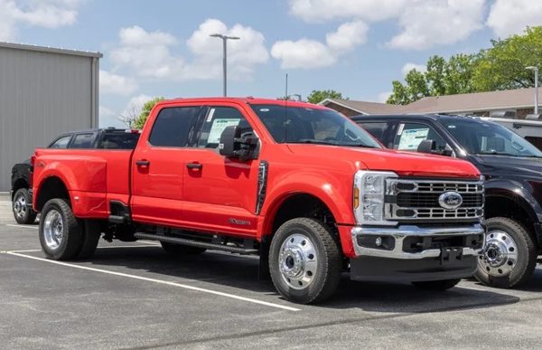 Ford triệu hồi hơn 100.000 xe bán tải vì đồng hồ báo sai tốc độ thực tế