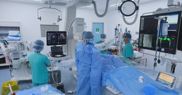 FV tiên phong ứng dụng 'Hệ thống siêu âm hòa hình và định vị' điều trị u gan