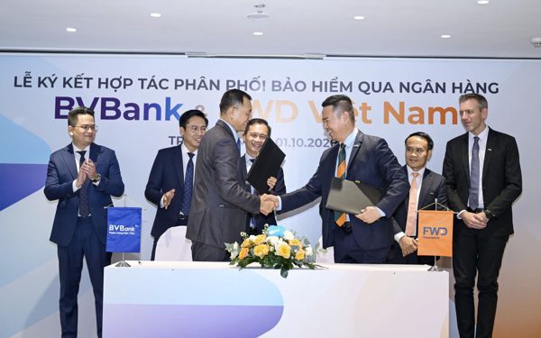 FWD Việt Nam hợp tác BVBank phân phối bảo hiểm qua ngân hàng