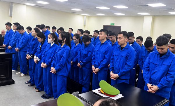 Gã trai trẻ khai chỉ cần mặc đẹp, lái xe sang là nữ đại gia móc hầu bao 14 tỷ đồng