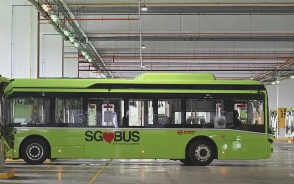 Gác chân lên ghế xe buýt ở Singapore sẽ bị phạt đến 400 USD
