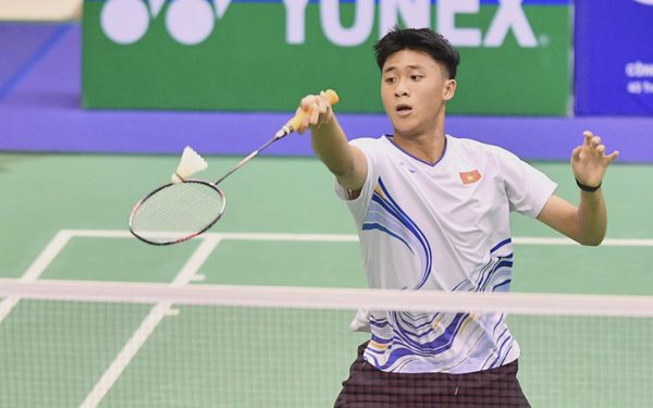 Gác công việc, cha con VĐV cầu lông vào Nam đánh một trận Vietnam Open rồi về