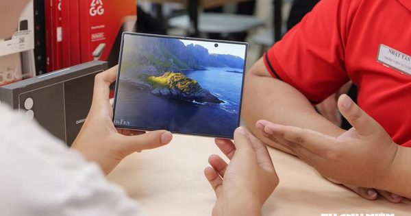 Galaxy Z Fold8 giảm giá mạnh trước ngày iPhone Duo lên kệ