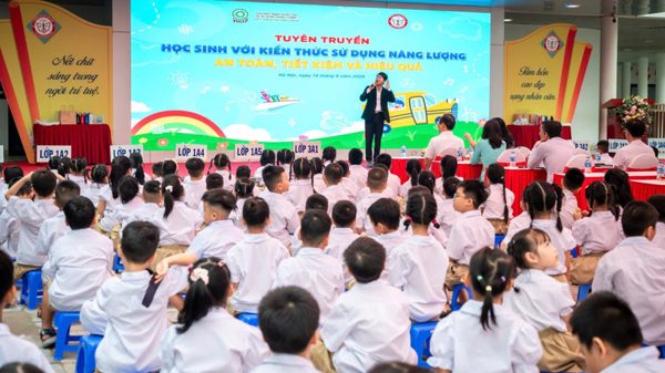 Gần 1.000 học sinh Hà Nội được trang bị kiến thức sử dụng năng lượng an toàn, tiết kiệm