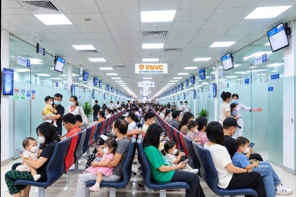 Gần 25.000 mũi vắc xin tay chân miệng được tiêm tại VNVC sau 5 ngày