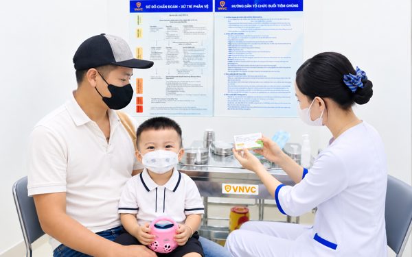 Gần 25.000 trẻ Việt Nam đã tiêm vắc xin phòng tay chân miệng tại VNVC