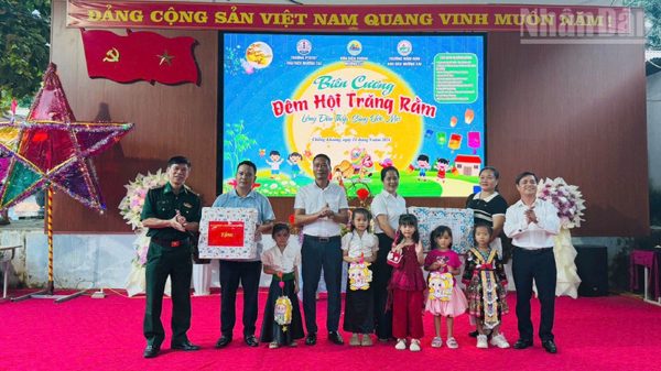 Gần 3.800 suất quà Trung thu tặng thiếu nhi khu vực biên giới Sơn La