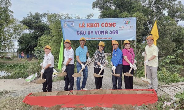 Gần 30 cầu Hy vọng nối nhịp những bờ sông
