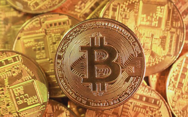 Gần 4.000 Bitcoin trị giá 320 triệu USD bốc hơi, hacker để lại lời nhắn bí ẩn