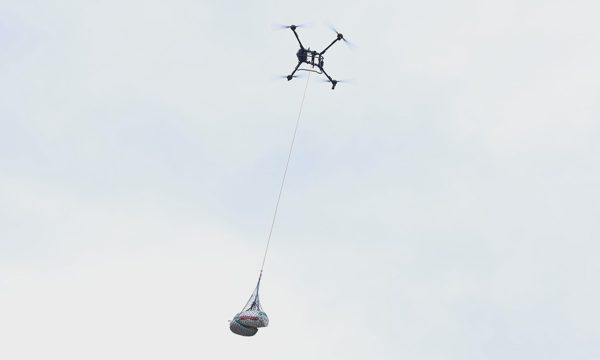Gần 6 tấn cà phê được chuyển bằng UAV xuống núi