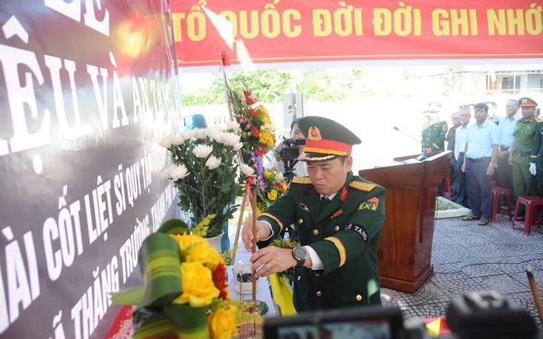 Gần 60 năm nhớ nơi chôn cất đồng đội, cựu du kích giúp tìm thấy hài cốt liệt sĩ