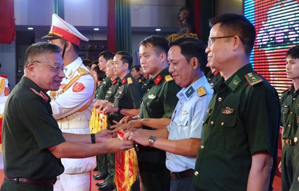 Gần 600 cán bộ Đoàn, tuyên truyền viên trẻ thử lửa bản lĩnh