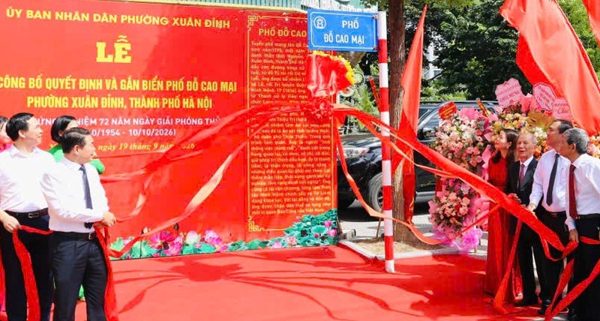 Gắn biển tuyến phố mang tên danh nhân Đỗ Cao Mại