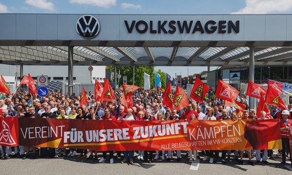 Gánh nặng 630.000 lao động của Volkswagen