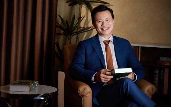 Gạo Nâu Profile: Chuẩn hóa hình ảnh chân dung cho lãnh đạo và doanh nghiệp