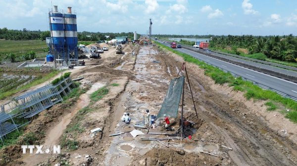 Gấp rút mở rộng cao tốc Thành phố Hồ Chí Minh-Trung Lương-Mỹ Thuận