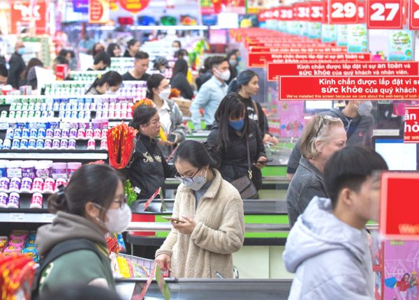 GDP tăng cao, vì sao túi tiền người dân vẫn ‘mỏng’?