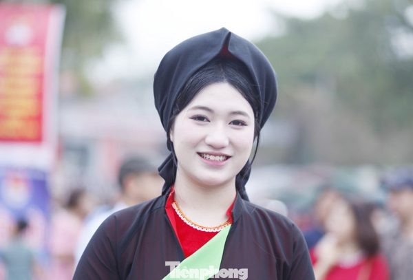 Gen Z say mê giữ lửa di sản quan họ