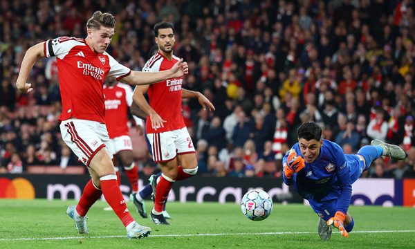 Ghi 3 bàn trong 8 phút, Arsenal thắng Lille 3-0