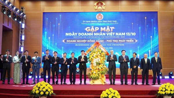 Ghi nhận đóng góp quan trọng của cộng đồng doanh nghiệp tỉnh Phú Thọ