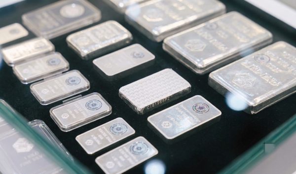 Giá bạc hôm nay 24/8: Đồng loạt đi xuống