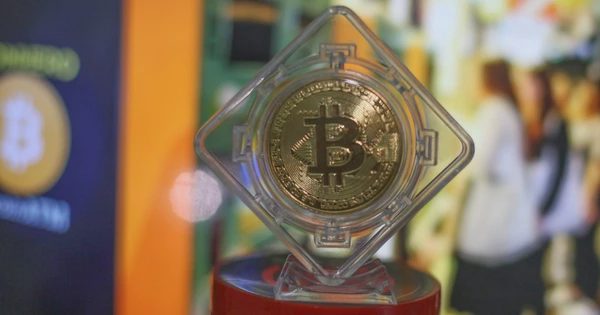 Giá Bitcoin hôm nay 12.9.2026: Rung lắc mạnh do lo ngại lạm phát