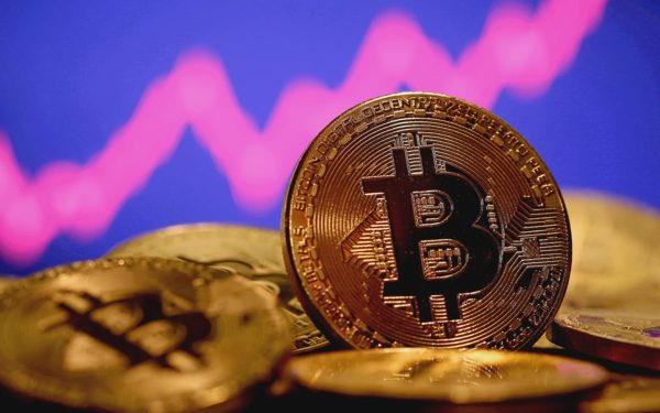 Giá Bitcoin tăng vọt bất chấp Fed tăng lãi suất