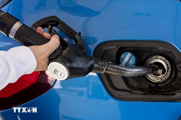 Giá dầu diesel tại EU chạm mốc kỷ lục mới do gián đoạn nguồn cung
