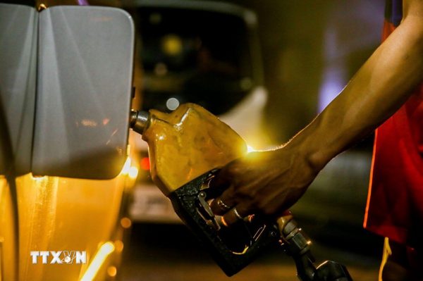 Giá dầu thế giới ghi nhận tuần tăng mạnh, chạm mức cao nhất gần 6 tháng