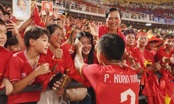 Gia đình cầu thủ tới Hà Nội tiếp sức tuyển Việt Nam