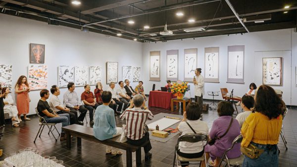 “Gia đình nghệ thuật” – Cuộc đối thoại nghệ thuật của gia đình họa sĩ Thái Tĩnh và nhà thơ Đinh Hoàng Anh