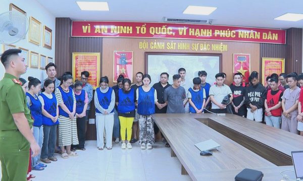 Giả doanh nhân để kết bạn, lừa nhiều phụ nữ có tiền