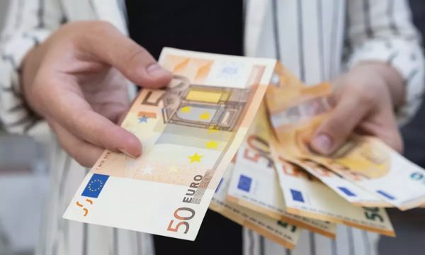 Giá euro xuống dưới 30.000 đồng