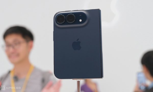 Giá iPhone Duo 'chợ đen' chênh gần 20 triệu đồng