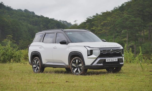 Giá Mitsubishi Destinator tại đại lý xuống mức 700 triệu đồng