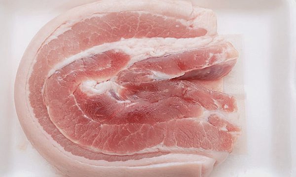 Giá thịt heo nhập khẩu xuống 45.000 đồng một kg