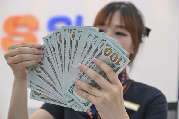 Giá USD hạ nhiệt