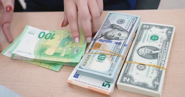 Giá USD hôm nay 14.10.2026: Quay đầu giảm ngược euro, bảng Anh
