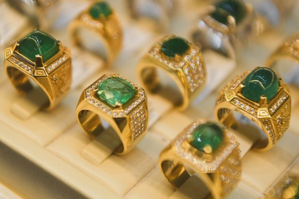 Giá vàng biến động, người mua vàng từ đỉnh đang lỗ hơn 50 triệu đồng