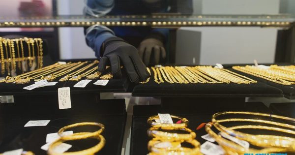Giá vàng giảm chiều 12.10, chênh thế giới gần 13 triệu/lượng