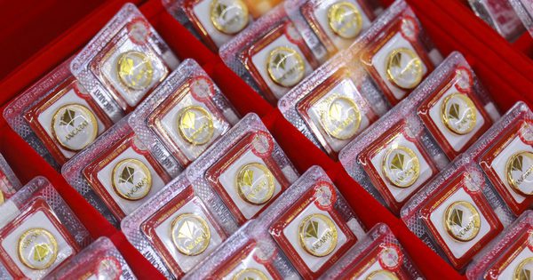 Giá vàng giảm mạnh, có 'thủng' 4.000 USD/ounce?