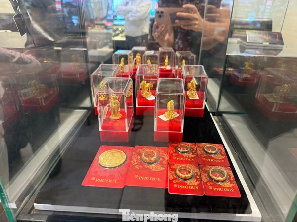 Giá vàng hôm nay (12/9): Quay đầu tăng