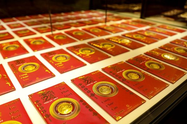 Giá vàng hôm nay 13/9/2026: Thế giới hạ, vàng SJC giảm 1,6 triệu đồng/lượng