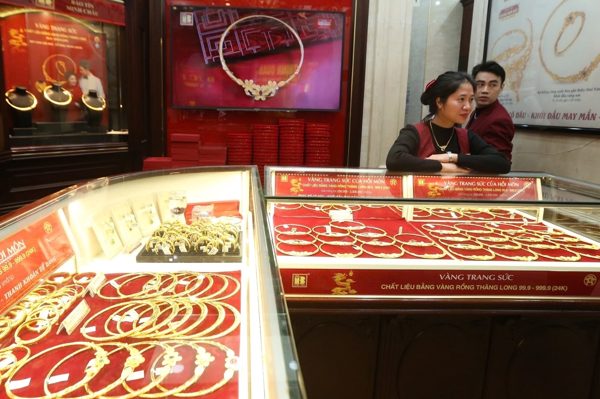 Giá vàng hôm nay 26/10 lao dốc, vàng miếng SJC tiếp đà giảm