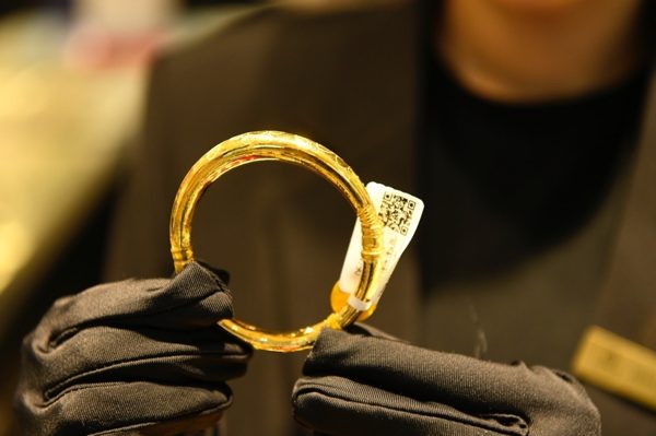 Giá vàng hôm nay 29/9: Loa dốc không phanh, xuống gần 4.100 USD/ounce