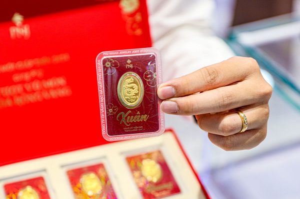 Giá vàng hôm nay 4/9/2026 tiếp tục tăng cao, SJC đắt thêm 700 nghìn/lượng